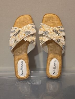 CL by Laundry White & Beige Beaded Crossover Slide Sandals Size 8